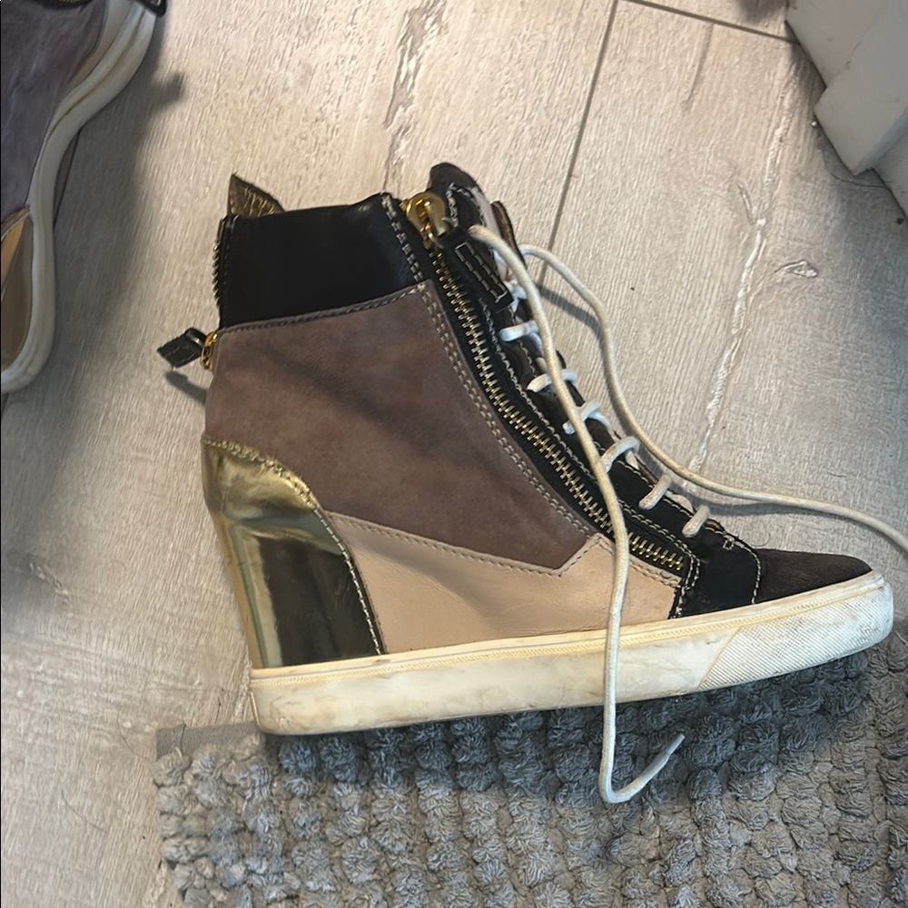 Stylish Women's High-Top Wedge Sneakers